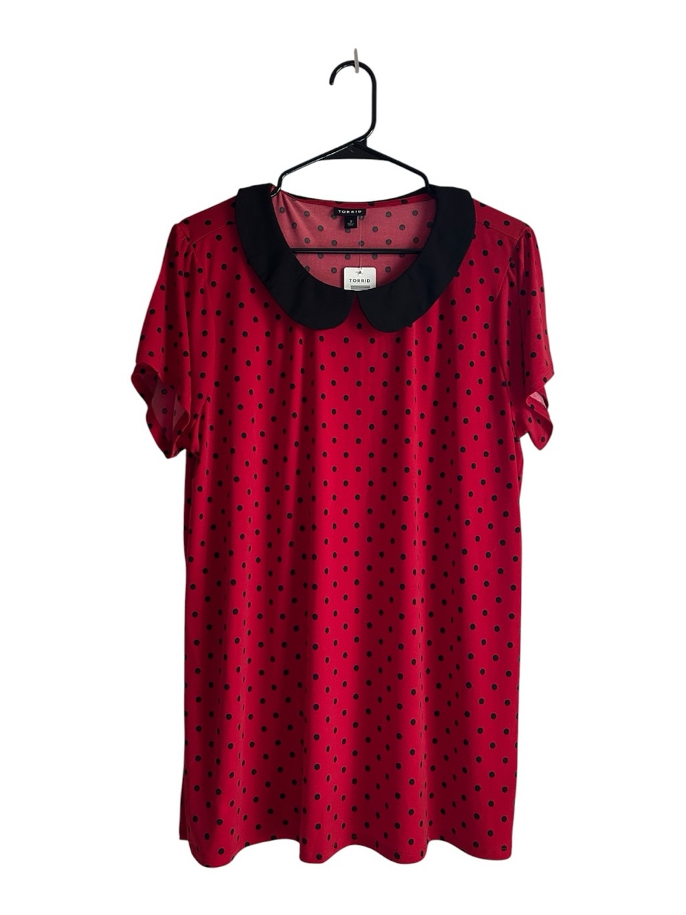 Torrid Size 2X Red Polka Dot Short Sleeve Top with Black Peter Pan Collar